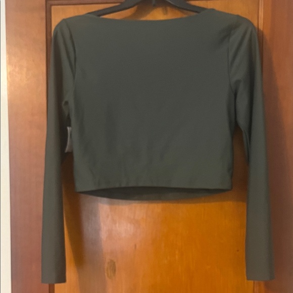 Old Navy Olive Long Sleeve Workout Top - Picture 3 of 4